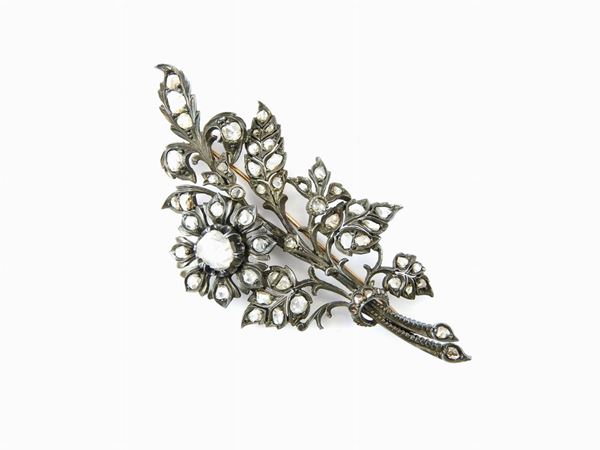 Yellow gold and silver brooch with diamonds  (second half of 19th century)  - Auction Jewels and Watches - I - Maison Bibelot - Casa d'Aste Firenze - Milano