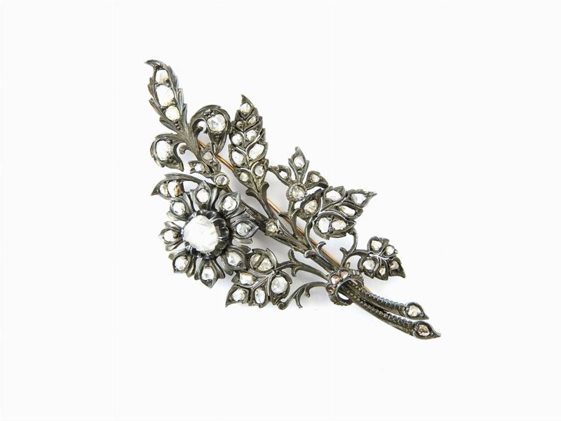 Spilla in Oro Giallo e Argento con Diamanti