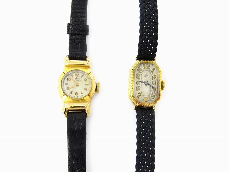 Due Orologi da Polso per Donna in Oro Giallo