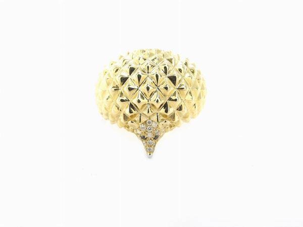 14KT yellow gold animalier-shaped ring with colourless and black diamonds