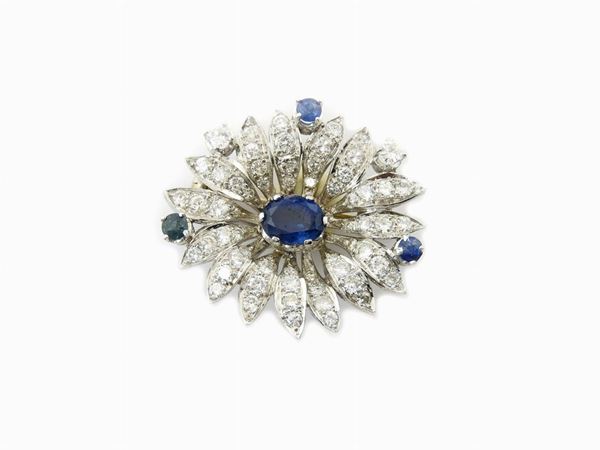 White gold brooch with diamonds and sapphires  - Auction Jewels and Watches - I - Maison Bibelot - Casa d'Aste Firenze - Milano