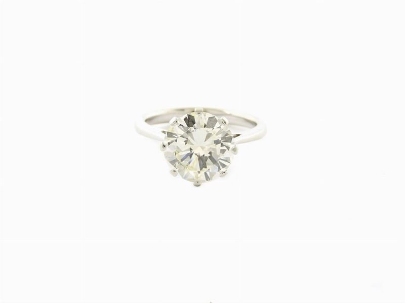 Anello Solitario in Oro Bianco con Diamante