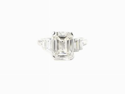 Anello Solitario in Oro Bianco con Diamanti