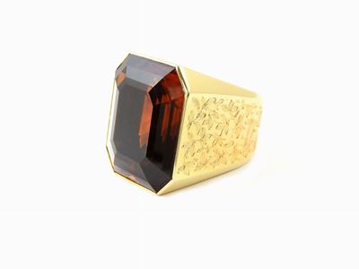 Anello in Oro Giallo con Grande Quarzo Madera