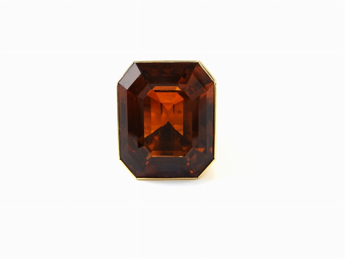 Anello in Oro Giallo con Grande Quarzo Madera