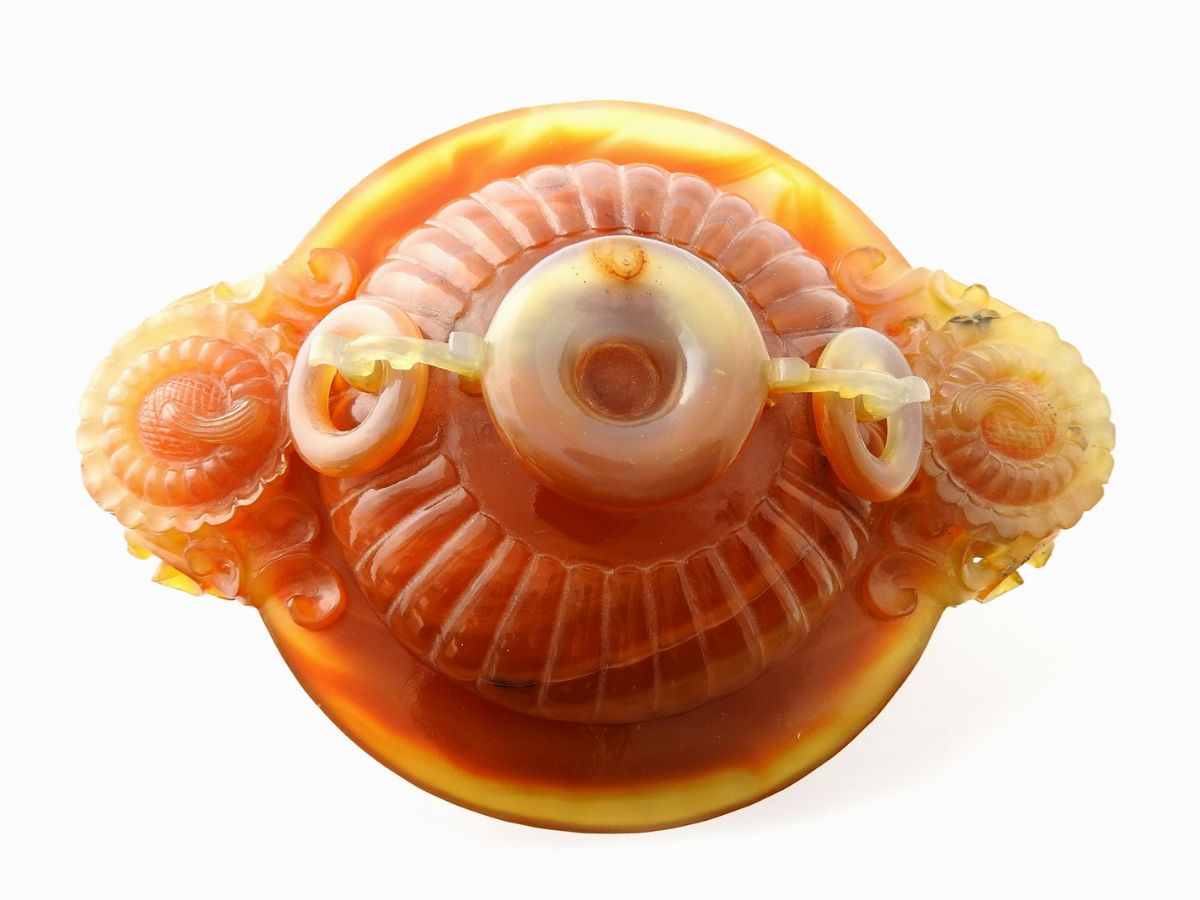 Grande Tazza con Coperchio Ovale in Corniola Policroma