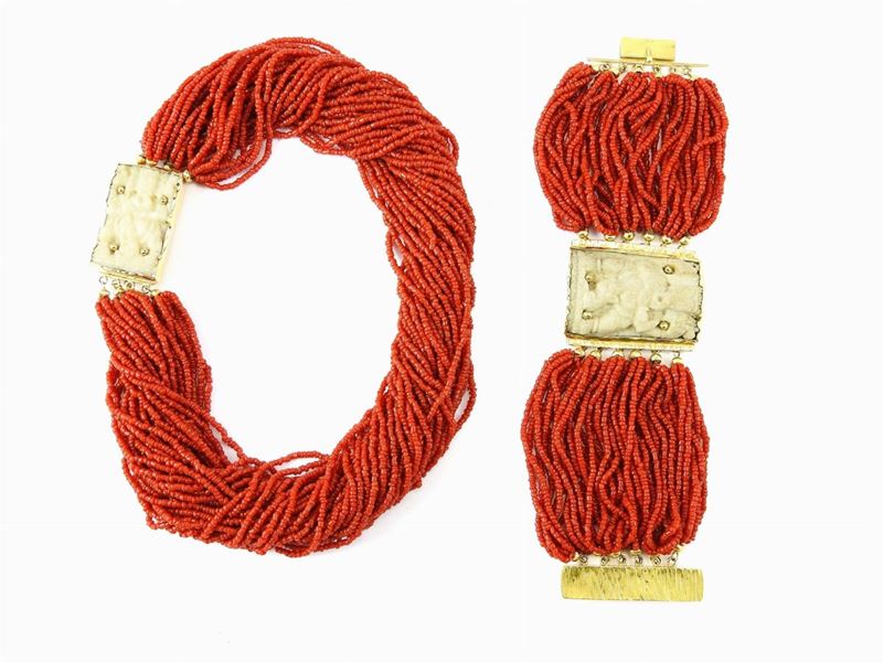 Demi Parure Girocollo e Bracciale in Oro Giallo, Corallo e Osso Lavorato