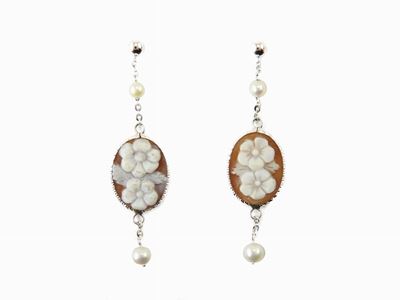 Orecchini in Oro Bianco con Perle e Cammeo, Pendente in Oro Bianco, Diamanti e Zaffiri