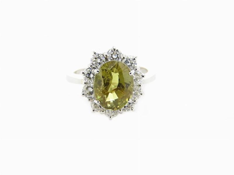 Anello a Margherita in Platino con Diamanti e Alessandrite Naturale