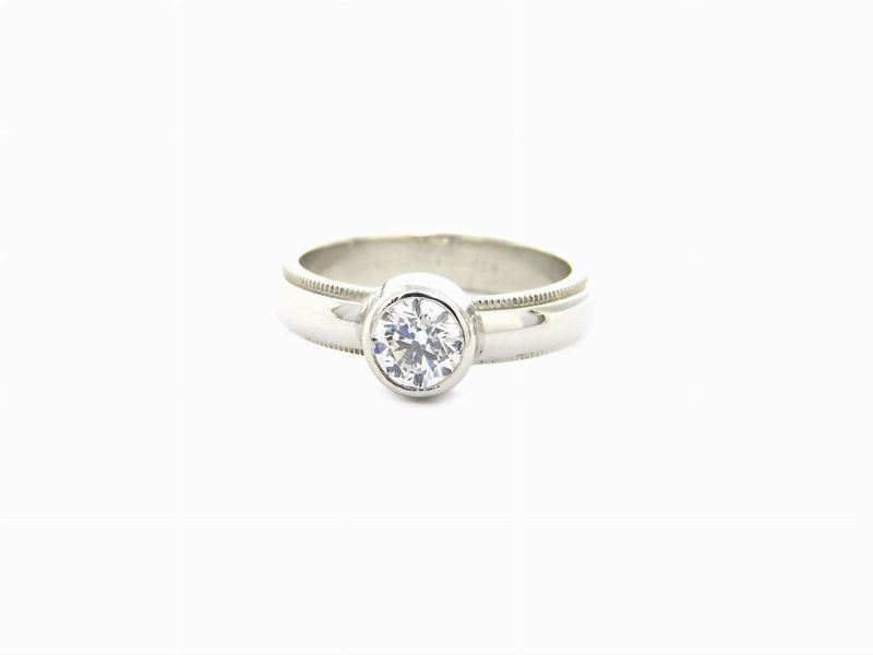 Anello Solitario Tiffany in Platino e Diamante