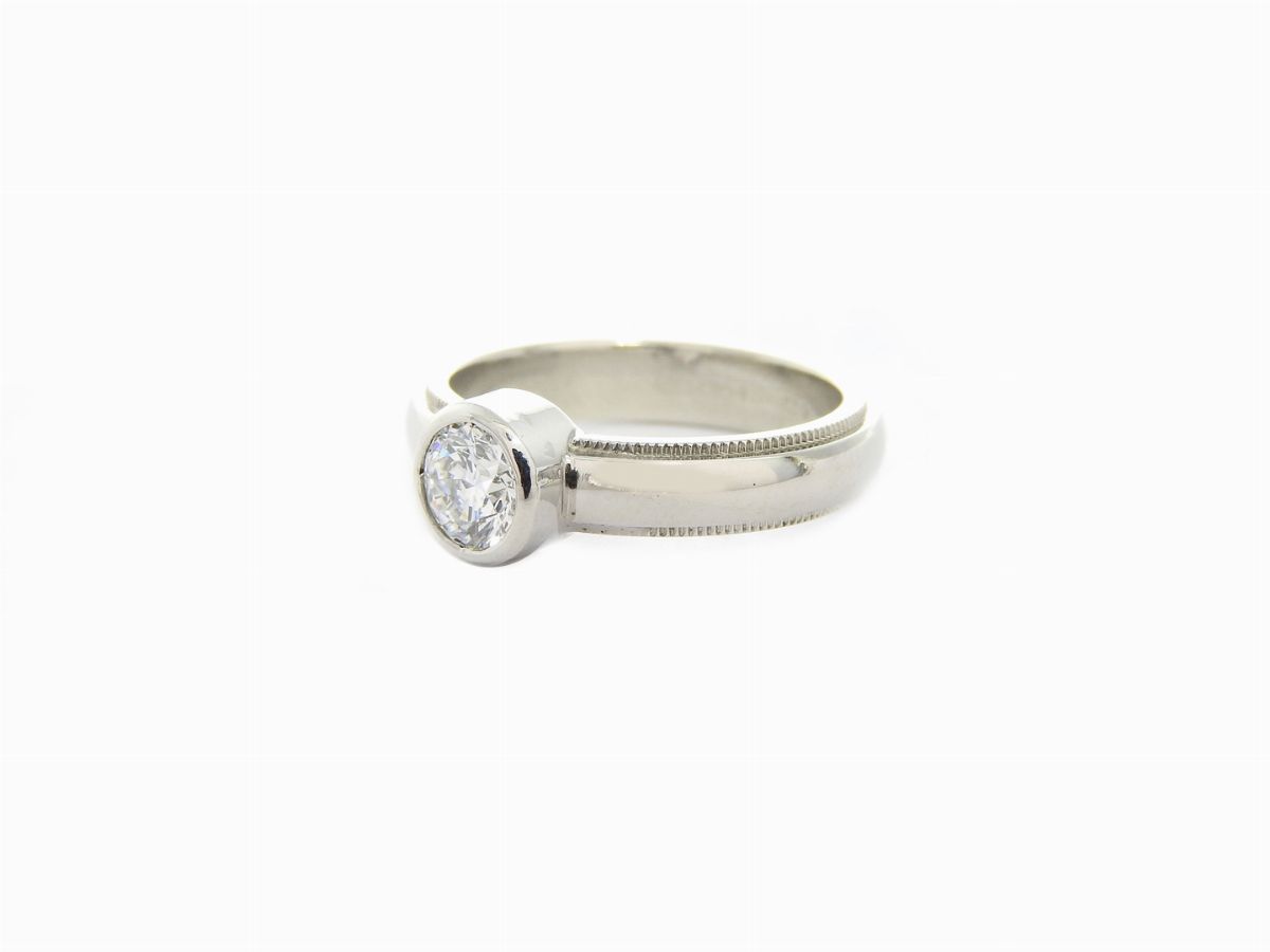 Anello Solitario Tiffany in Platino e Diamante