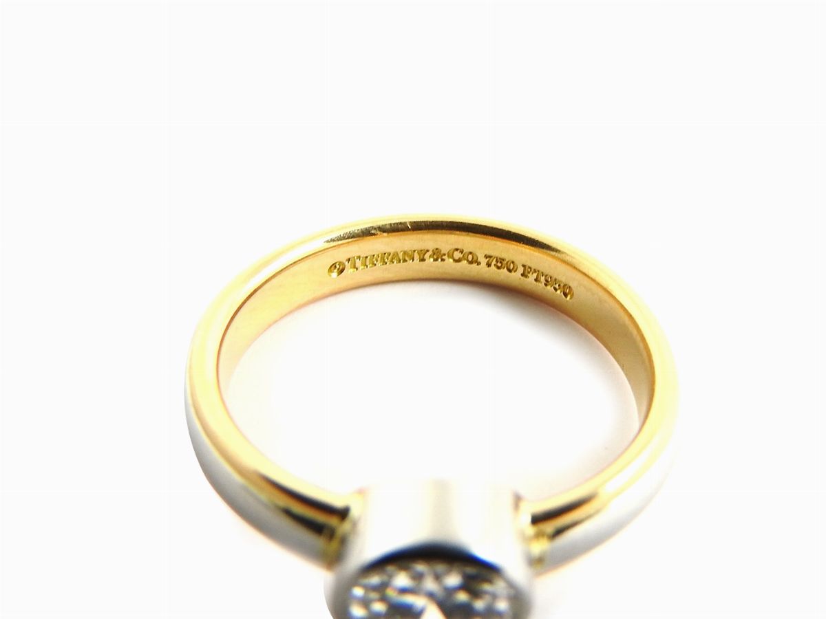 Anello Solitario Tiffany in Oro Giallo e Platino con Diamante