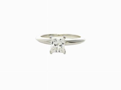 Anello Solitario Tiffany in Platino con Diamante