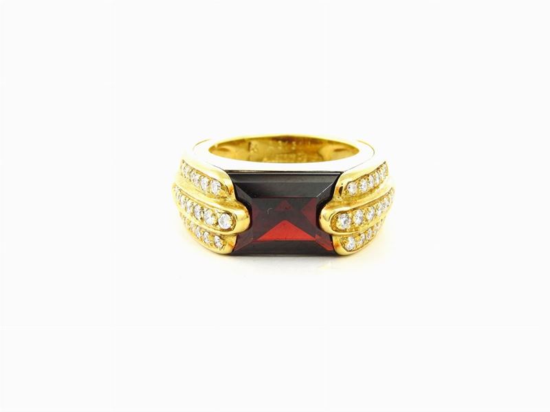 Anello Audemars Piguet in Oro Giallo, Diamanti e Granato