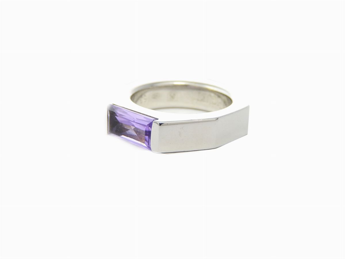 Anello Audemars Piguet in Oro Bianco con Quarzo Ametista