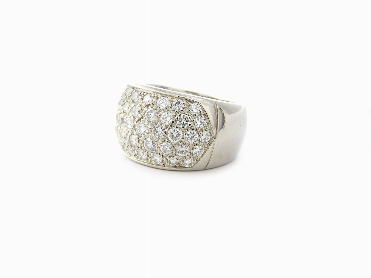 Anello a Fascia in Oro Bianco e Diamanti