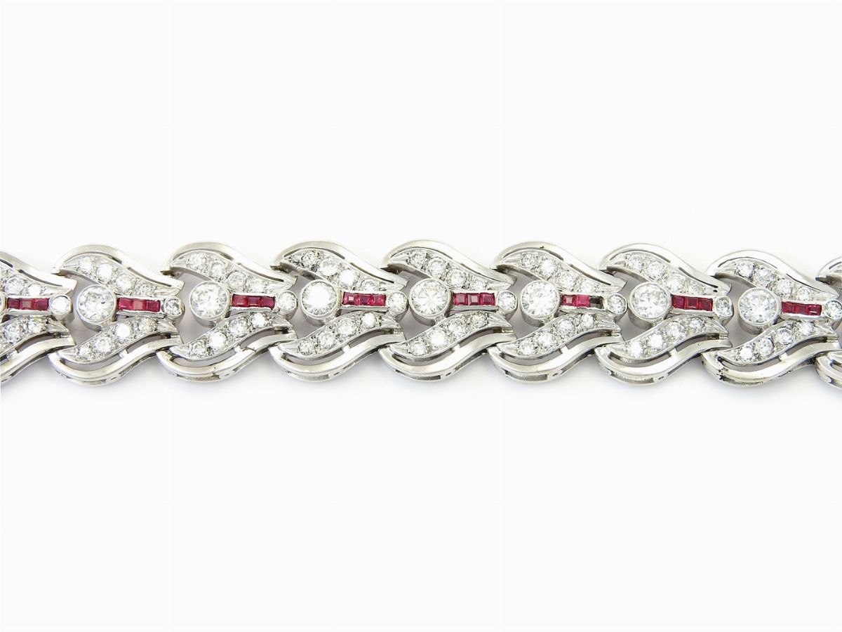 Bracciale a Piastre in Oro Bianco, Diamanti e Rubini