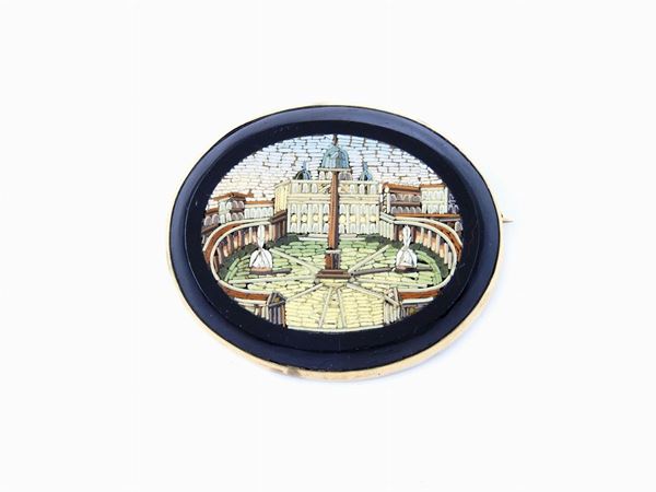 Yellow gold brooch with semi-precious stones micro mosaic on onyx
