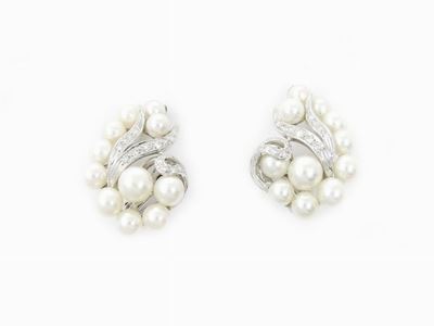 Orecchini in Oro Bianco, Diamanti e Perle Coltivate Akoya