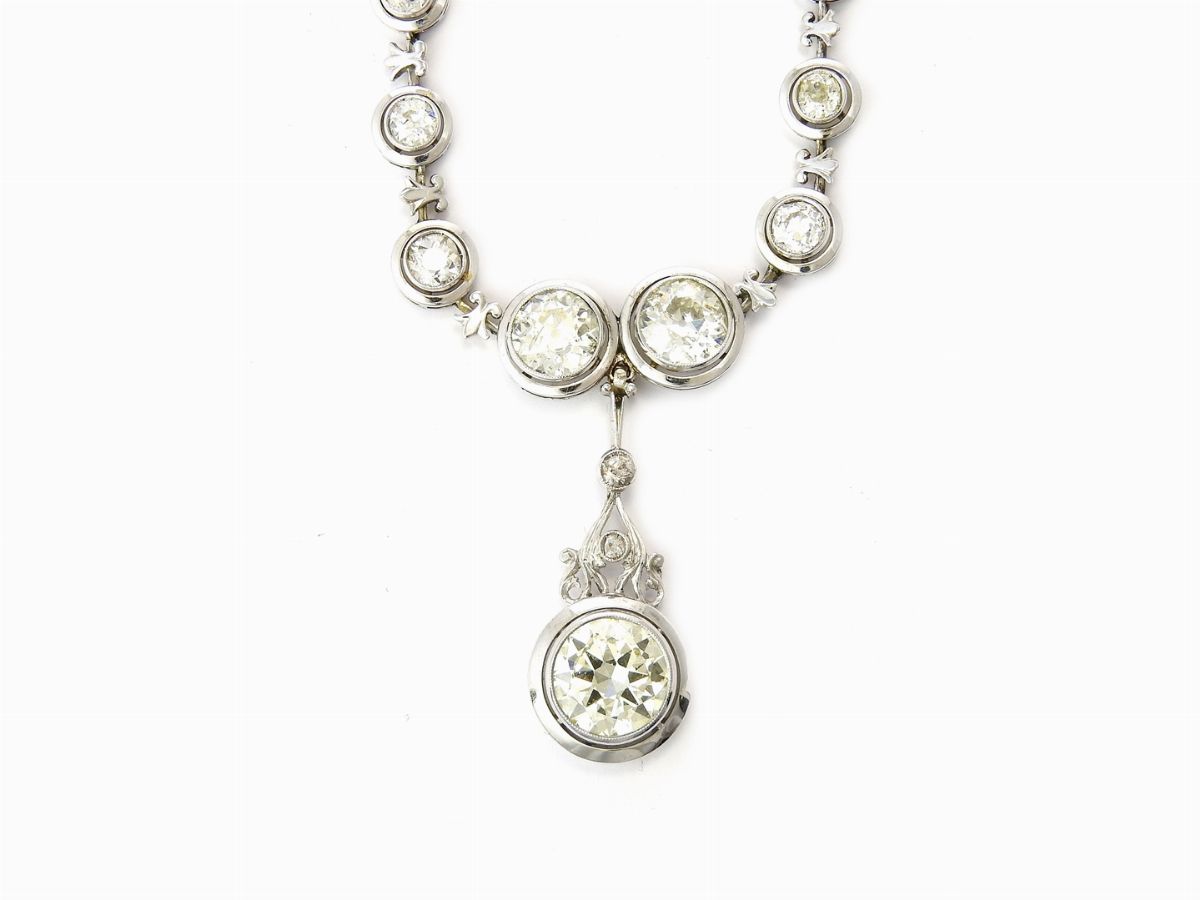 Girocollo Scalare in Oro Bianco e Diamanti