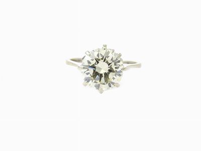 Anello Solitario in Oro Bianco con Diamante