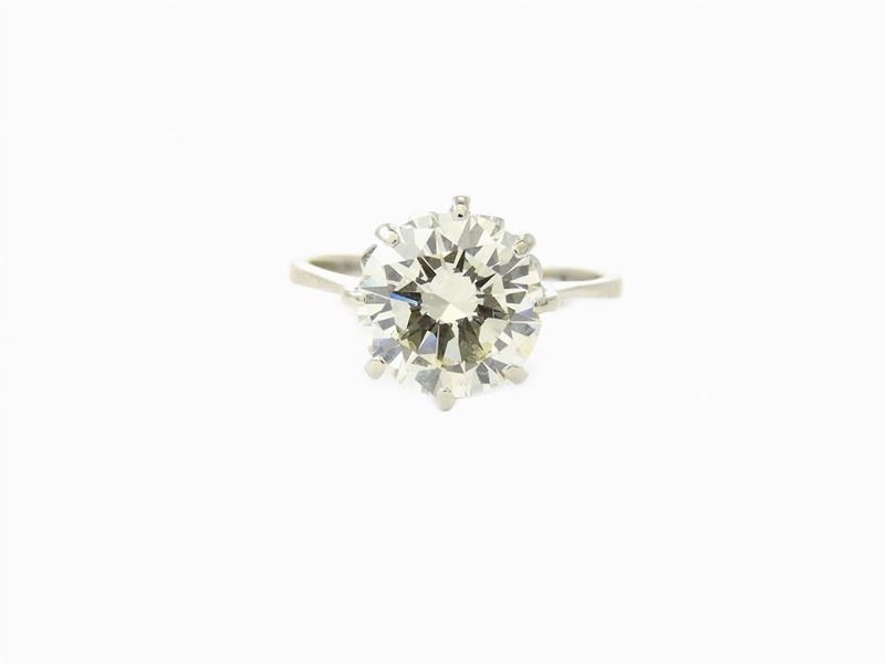 Anello Solitario in Oro Bianco con Diamante