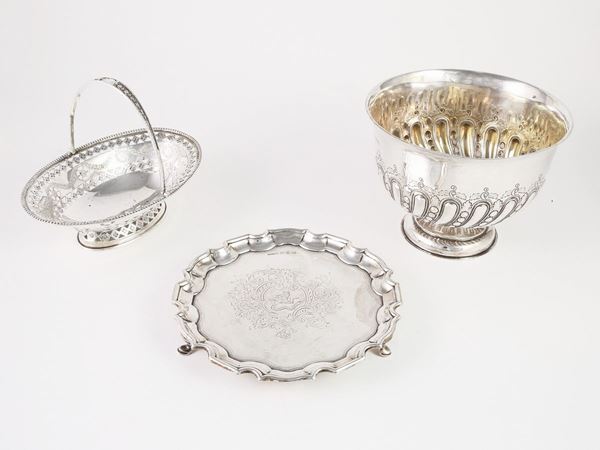 A silver items lot  (England, end of 19th/begin of 20th century)  - Auction House Sale: Furniture and Paintings from Villa Roseto  - Florence - II - II - Maison Bibelot - Casa d'Aste Firenze - Milano