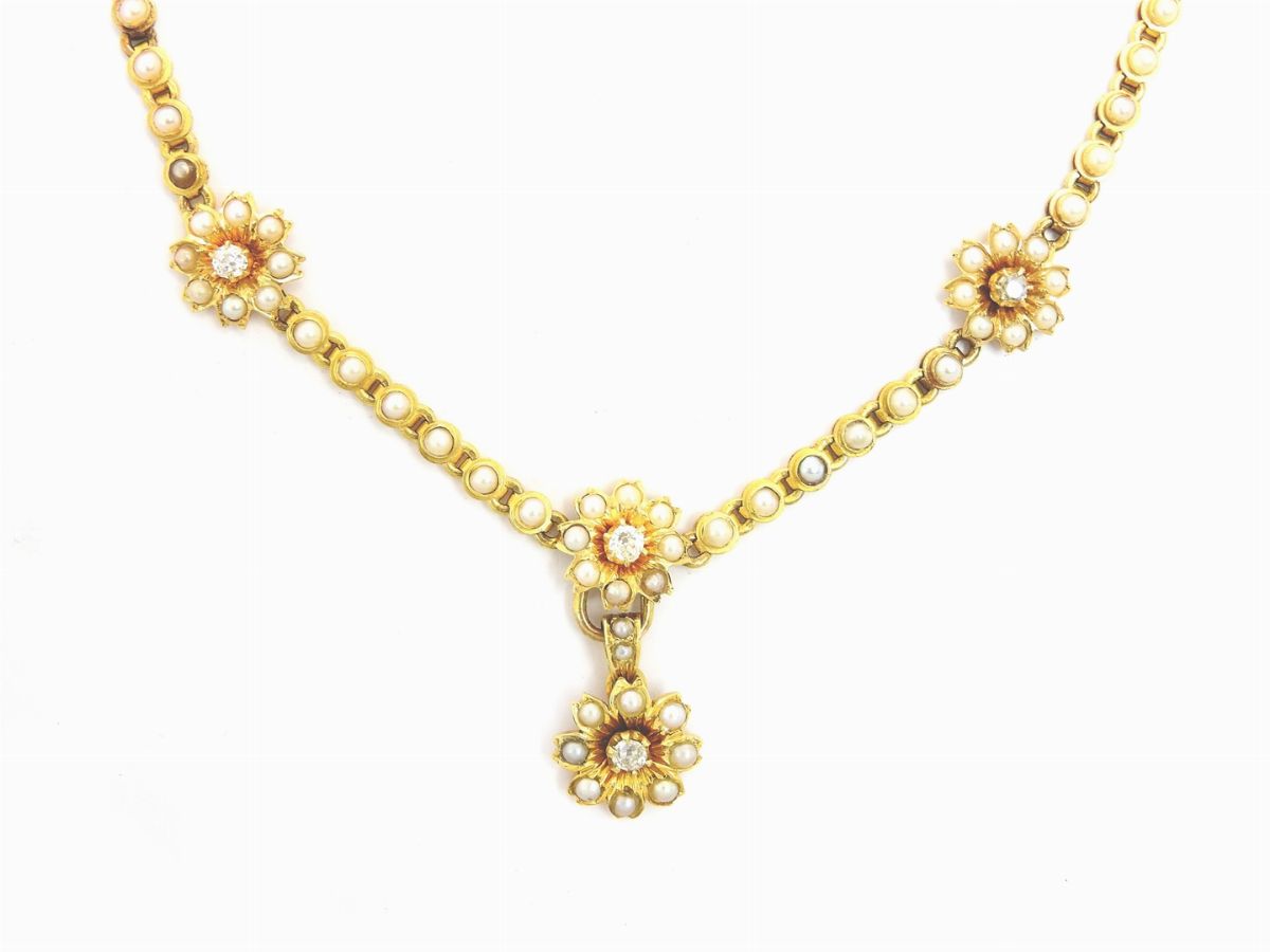 Girocollo in Oro Giallo con Diamanti e Mezze Perle