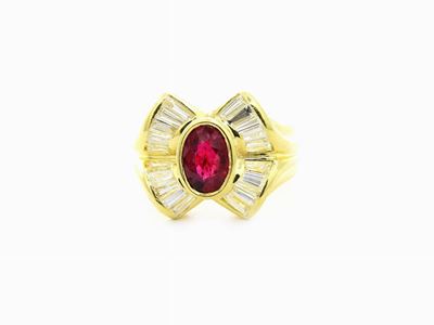 Anello in Oro Giallo con Diamanti e Rubini