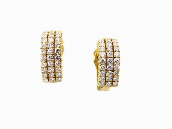 Yellow gold earrings with diamonds
