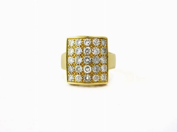 Yellow gold ring with diamonds