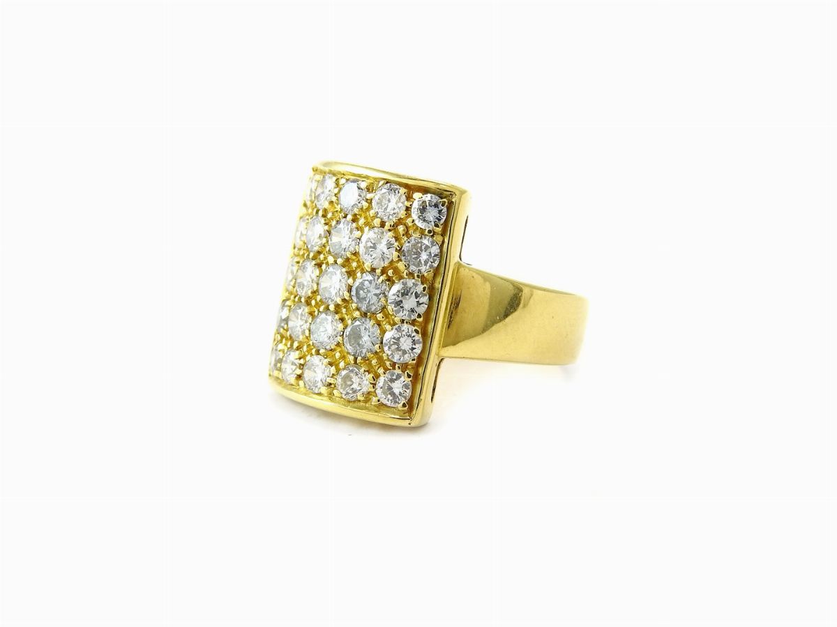 Anello in Oro Giallo e Diamanti