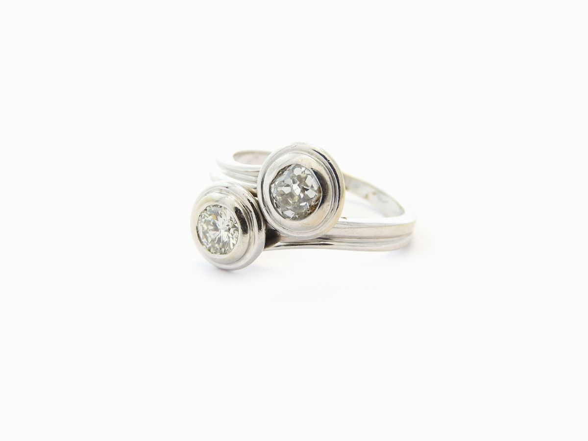 Anello Contrarié in Oro Bianco e Diamanti