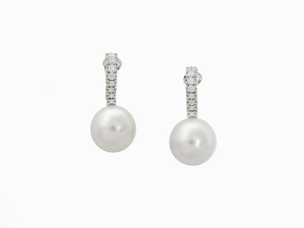White gold earrings with diamonds and South Sea cultured pearls