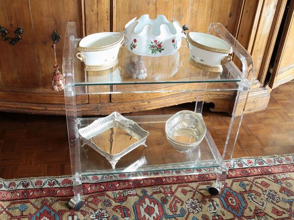 A plexiglass serving trolley  - Auction House Sale: Furniture and Paintings from Villa Roseto  - Florence - II - II - Maison Bibelot - Casa d'Aste Firenze - Milano