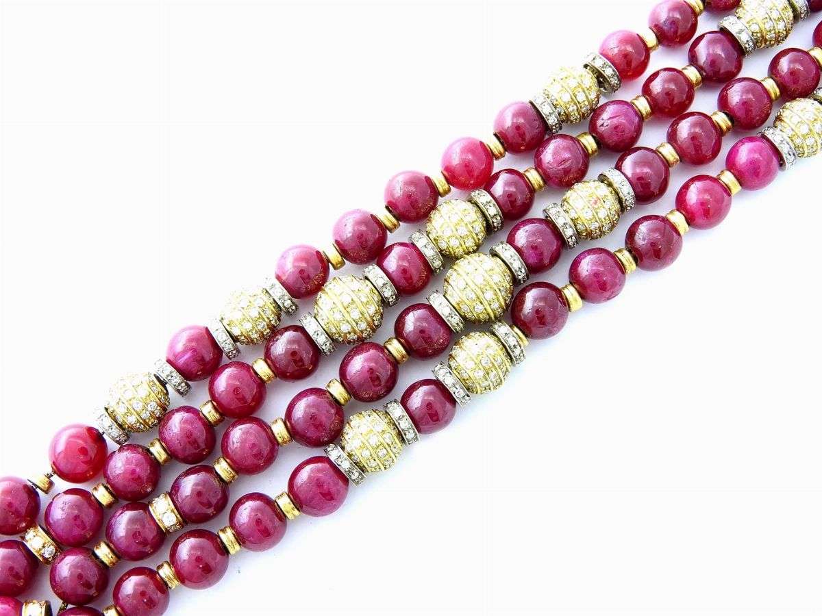 Collana a Due Fili in Oro Giallo e Bianco, Diamanti e Rubini
