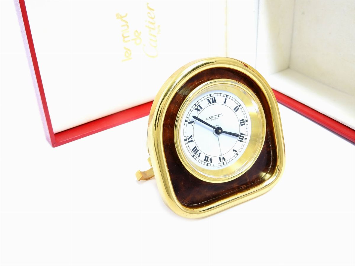 Sveglia da Tavolo Cartier in Metallo Dorato e Smalti