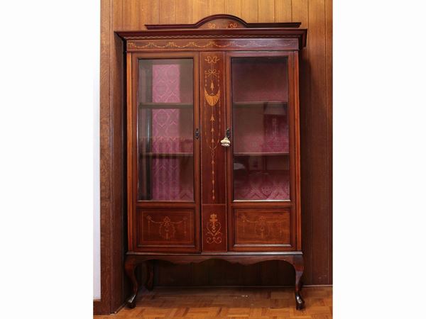 A mahogany and other woods showcase  (England, first half of 20th century)  - Auction Furniture, silverware,  old master paintings and curiosity - Maison Bibelot - Casa d'Aste Firenze - Milano