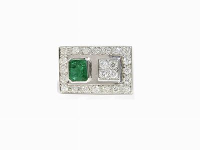 Anello a Piastra in Oro Bianco, Diamanti e Smeraldo