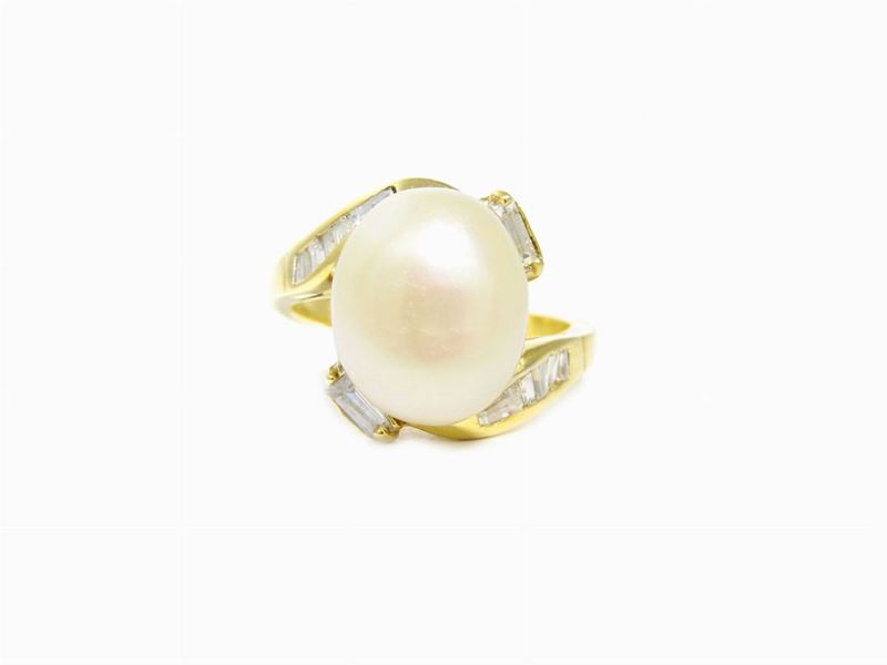 Anello in Oro Giallo, Diamanti e Perla