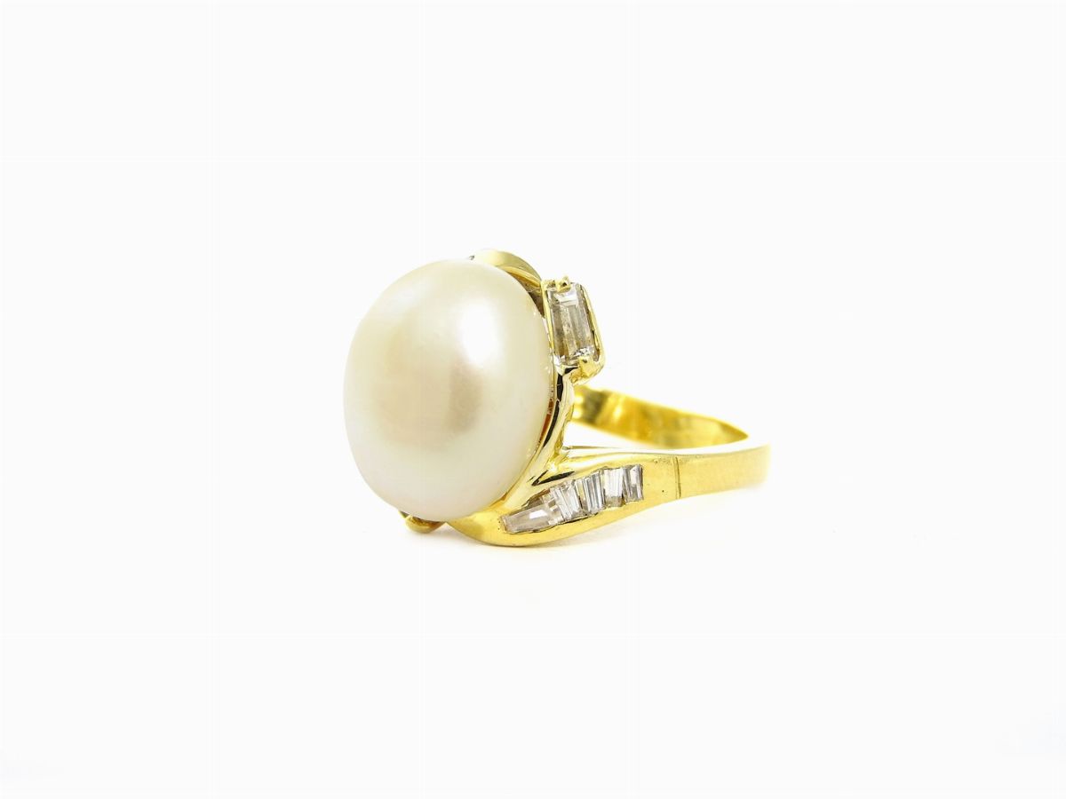 Anello in Oro Giallo, Diamanti e Perla