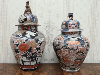 Due Vasi a Potiche in Porcellana Imari