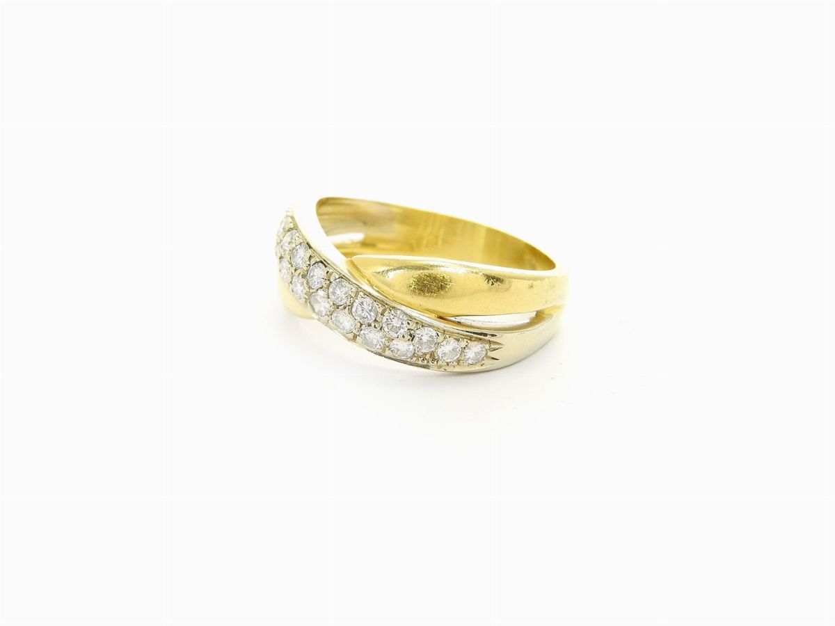 Anello in Oro Giallo e Bianco con Diamanti