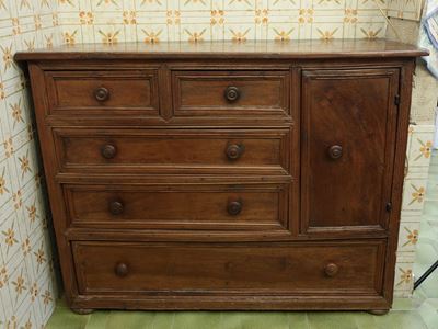 Credenza Rustica in Noce