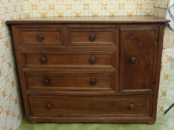 A walnut cupboard  (Tirolo, end of 19th century)  - Auction Furniture and Old Master Paintings - Maison Bibelot - Casa d'Aste Firenze - Milano
