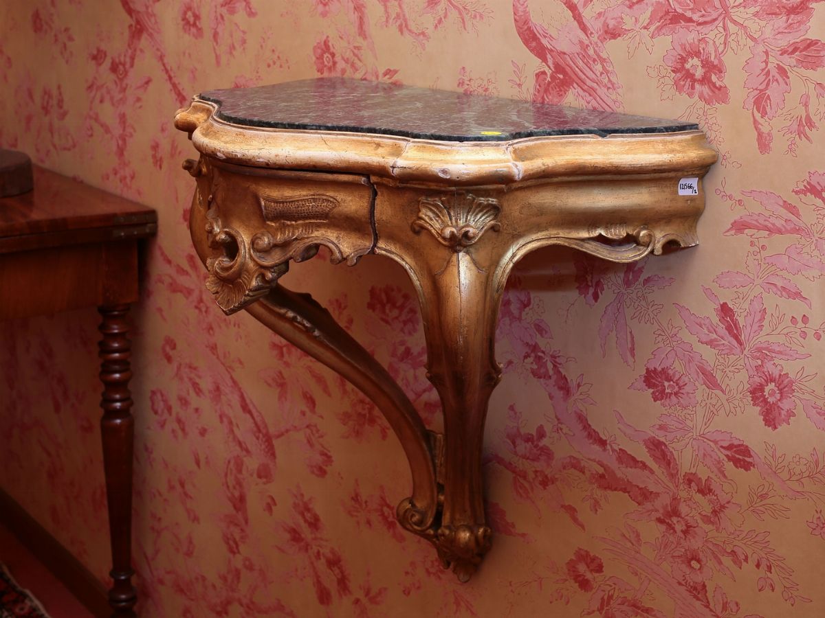Coppia di Gueridon Pensili in Legno Dorato