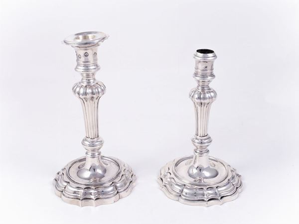Two silver candelabras  (one Venice, 18th century)  - Auction House Sale: Furniture and Paintings from Villa Roseto - Florence - III - III - Maison Bibelot - Casa d'Aste Firenze - Milano
