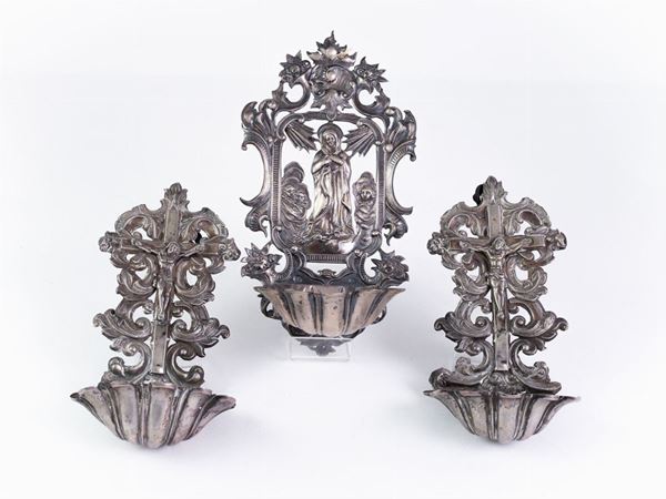 Three silver wall stoups  (19th century)  - Auction House Sale: Furniture and Paintings from Villa Roseto - Florence - III - III - Maison Bibelot - Casa d'Aste Firenze - Milano