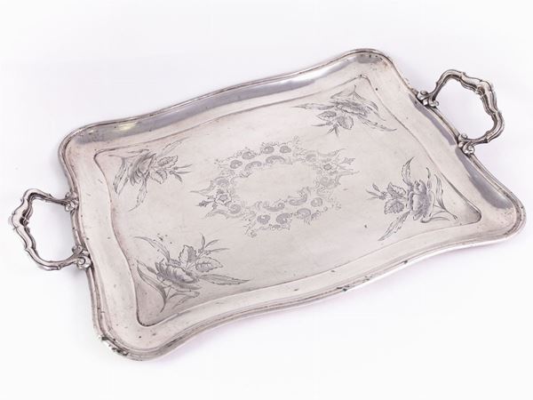 A silver tray  (first half of 20th century)  - Auction House Sale: Furniture and Paintings from Villa Roseto  - Florence - II - II - Maison Bibelot - Casa d'Aste Firenze - Milano
