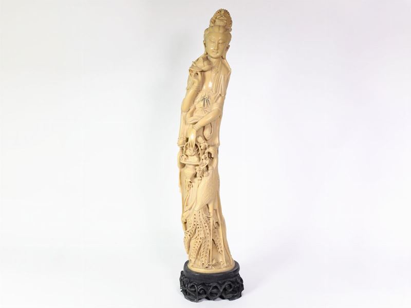 Figura in Avoriolina